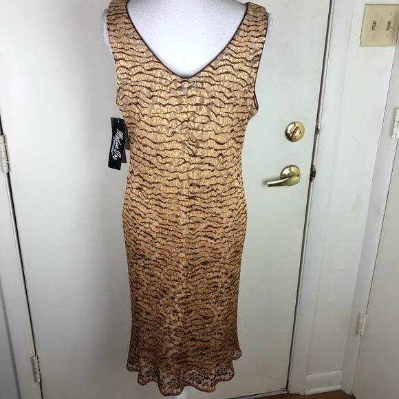 MEDIA ONE WOMENS TEXTURED FITTED LINED SLEEVELESS DRESS SZ 8 CAMEL/BROWN - Picture 5 of 6